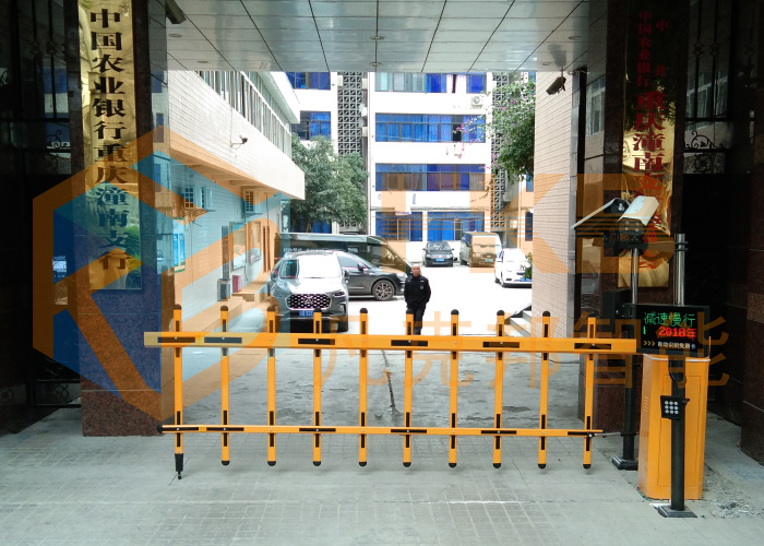 直桿道閘廣告道閘